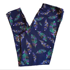 Tall and curvy LuLaRoe feather print leggings
